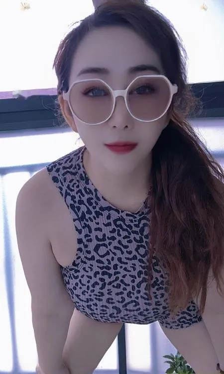 服务耐心熟女