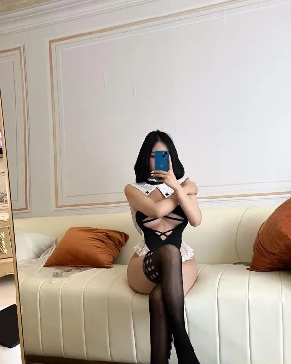 黑丝肉臀宝贝敏