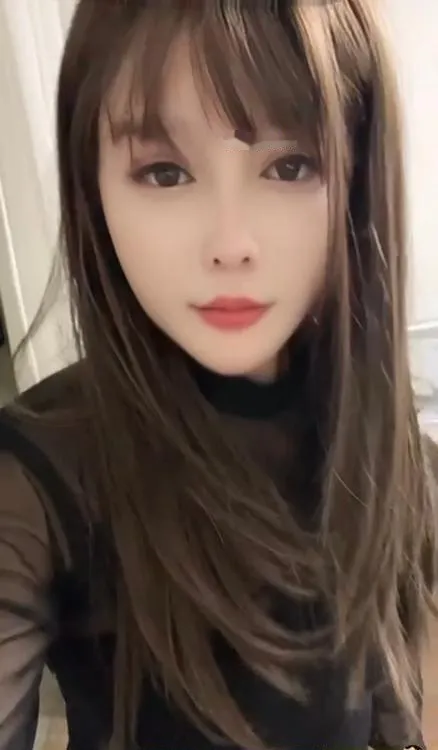 丰乳肥臀细腰少妇