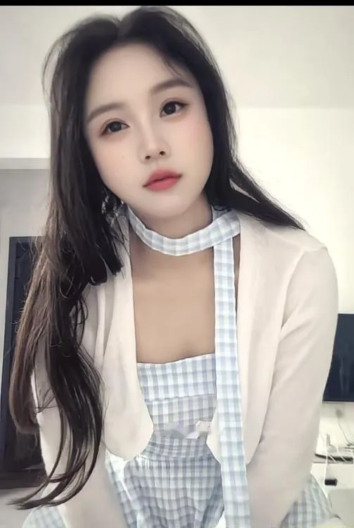 制服调情少妇在兼职