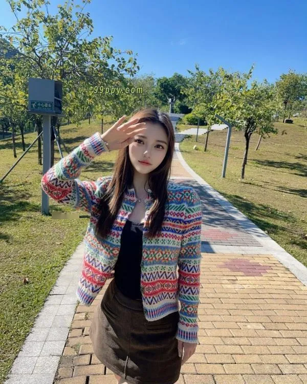 南山蜜桃臀颜值老师