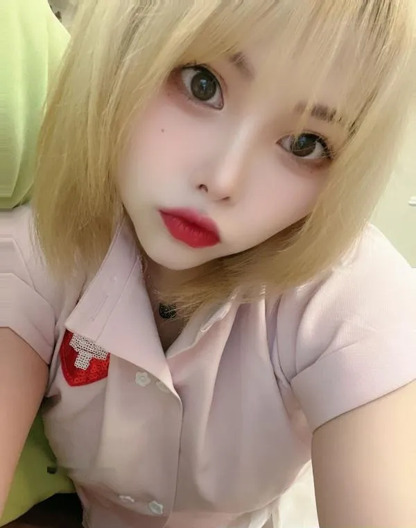 临平肉肉的女孩