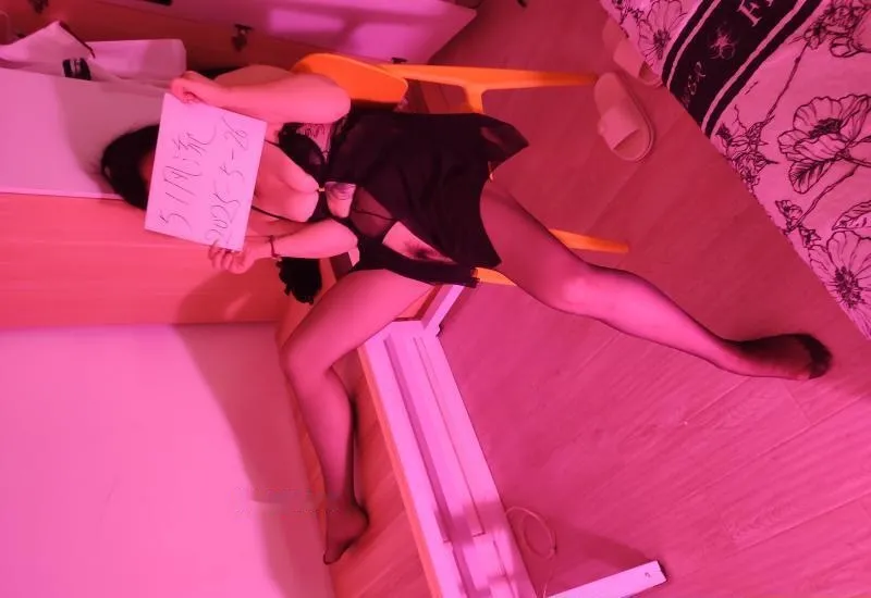 大胸服务控骚妇