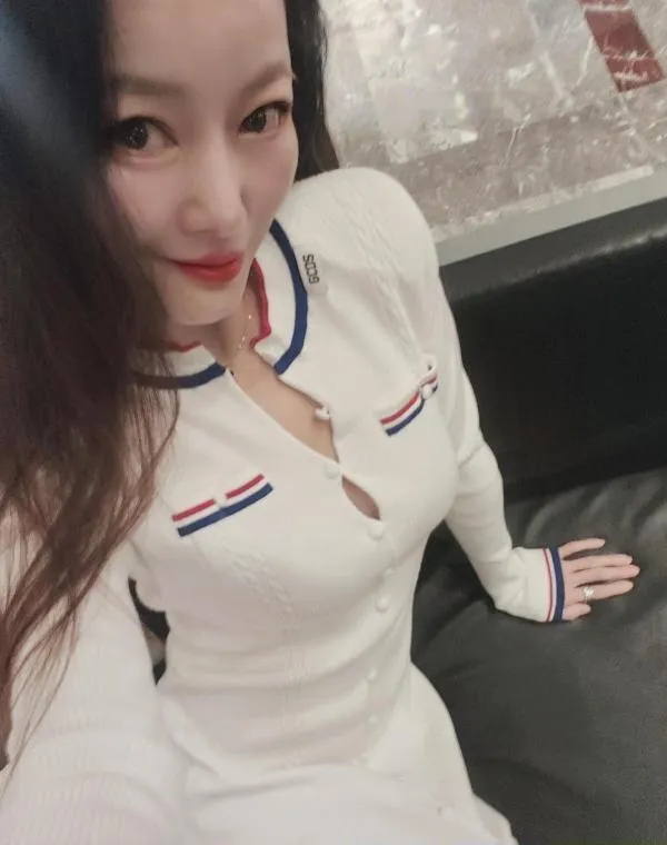 火辣翘臀奶凶姐姐
