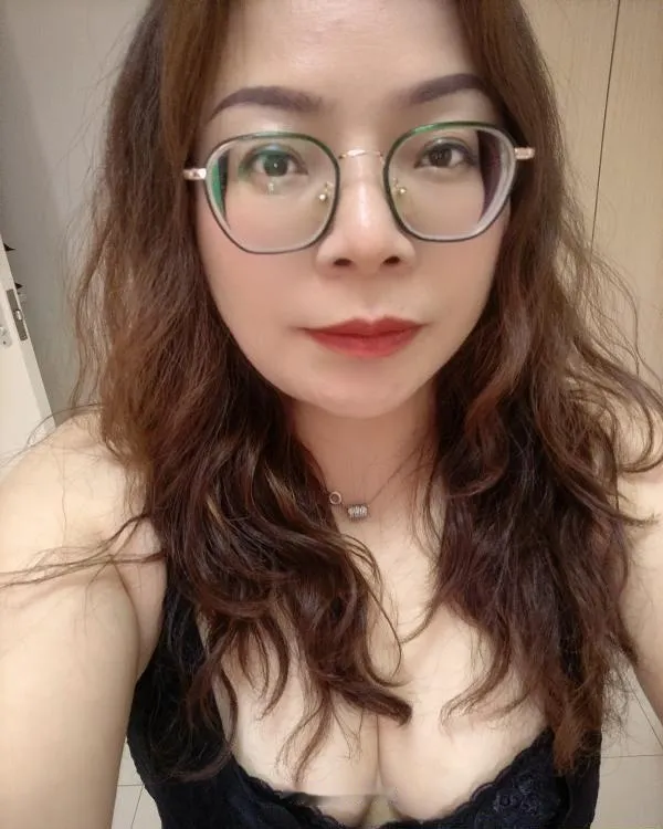 金台路性感肥臀骚姐姐