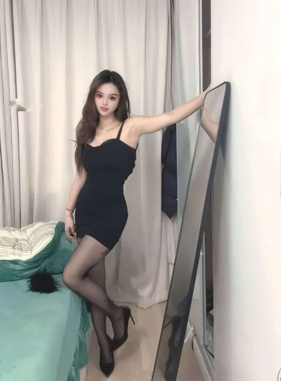 黑丝小浪女