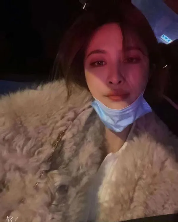 颜值高左小右