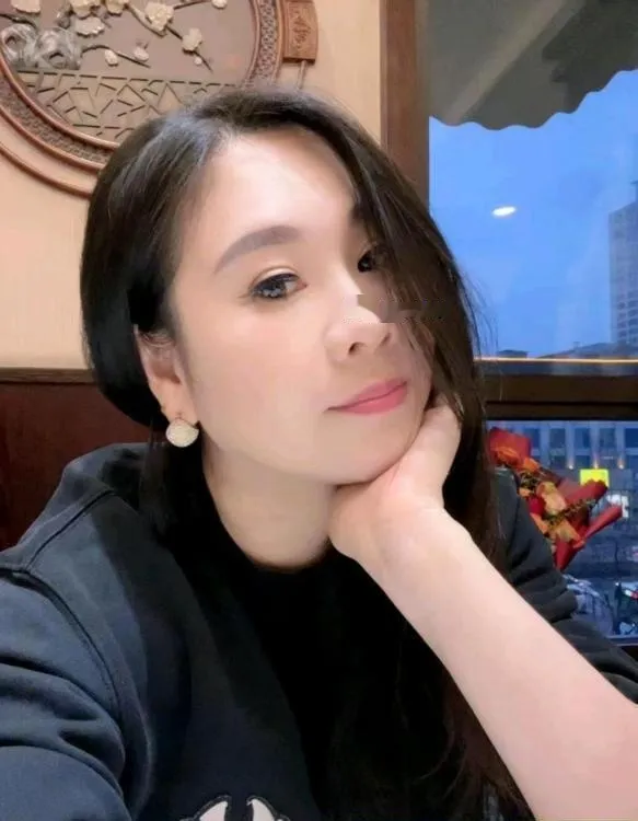 服务型韵味少妇