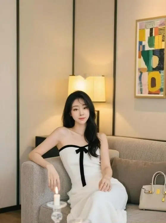 会喷水的小姐姐