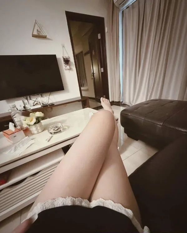 白皙皮肤大胸梦梦