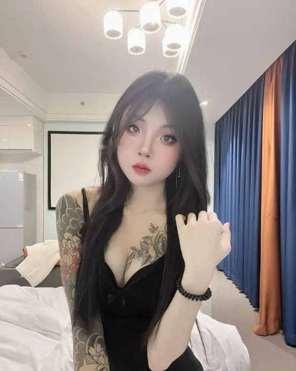 南开纹身妹婉瑢