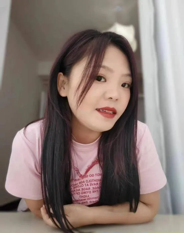 天心纯素颜嫩妹子