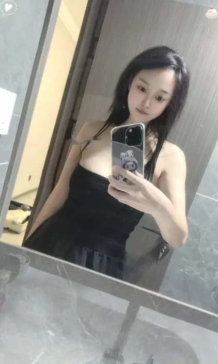 白云雨菲