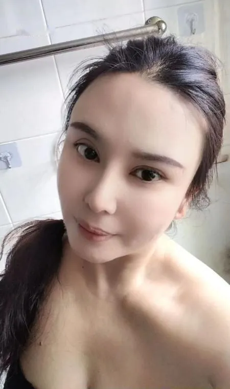岛内莉莉老师
