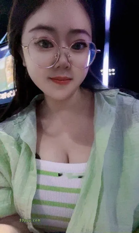 服务系真大F胸琦琦