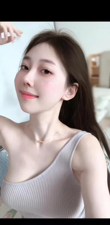 丰满纯情小美女
