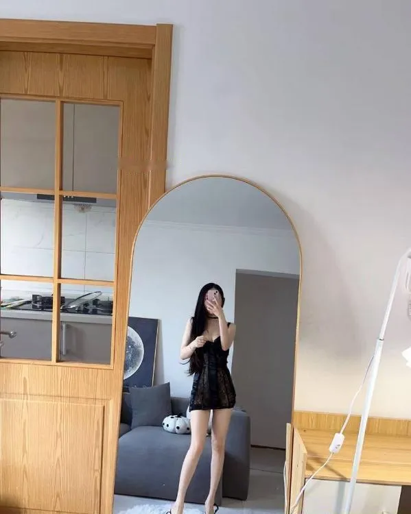 黑丝性感长腿御姐