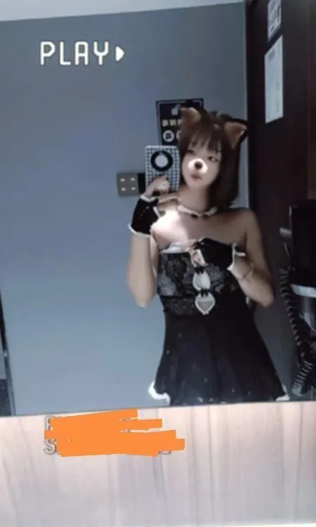 嫩妹小爱