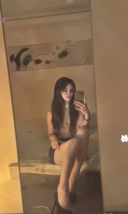 栖霞靓妹允儿