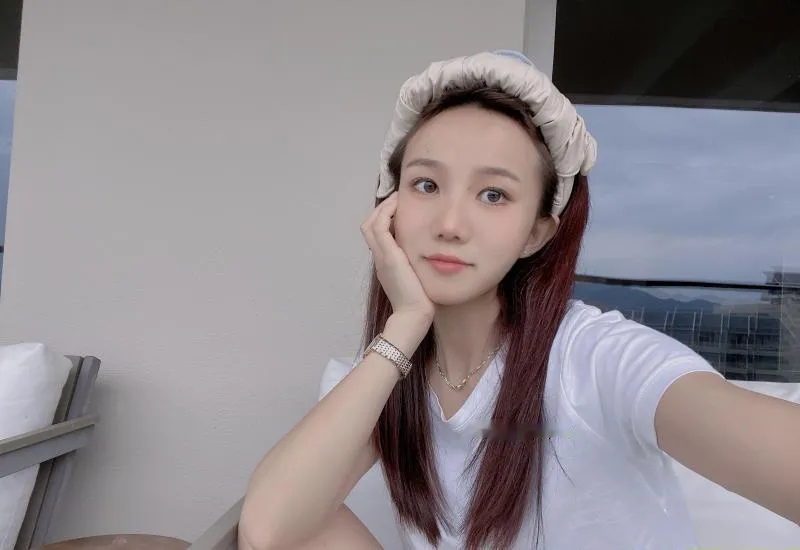 六合静静